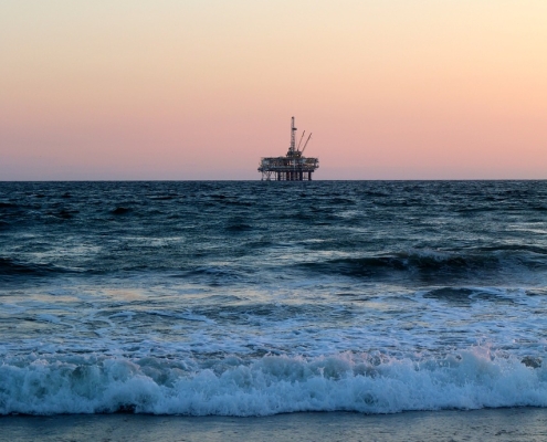 oil-2191719_1280 offshore oil rig