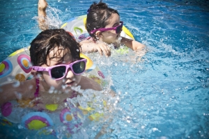 girls-1284419_1280 images of children in a pool; Memorial Day; Labor Day