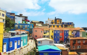 loic-mermilliod-H6KJ2D0LphU-unsplash houses in Chile - an emerging energy market