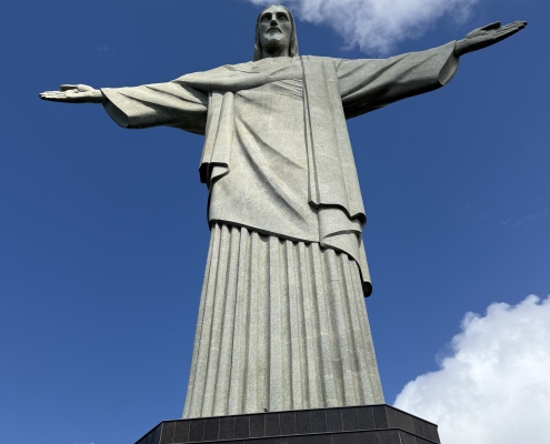 Jesus statue Rio large Jesus statue in Rio de Janeiro